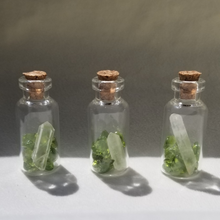 Load image into Gallery viewer, Peridot - Crystal Jar
