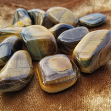 Load image into Gallery viewer, Tigers Eye - Tumbled
