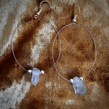 Load image into Gallery viewer, Raw celestite crystal hoop earring
