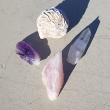 Load image into Gallery viewer, Beginners Guide Crystal Set - Mini Box
